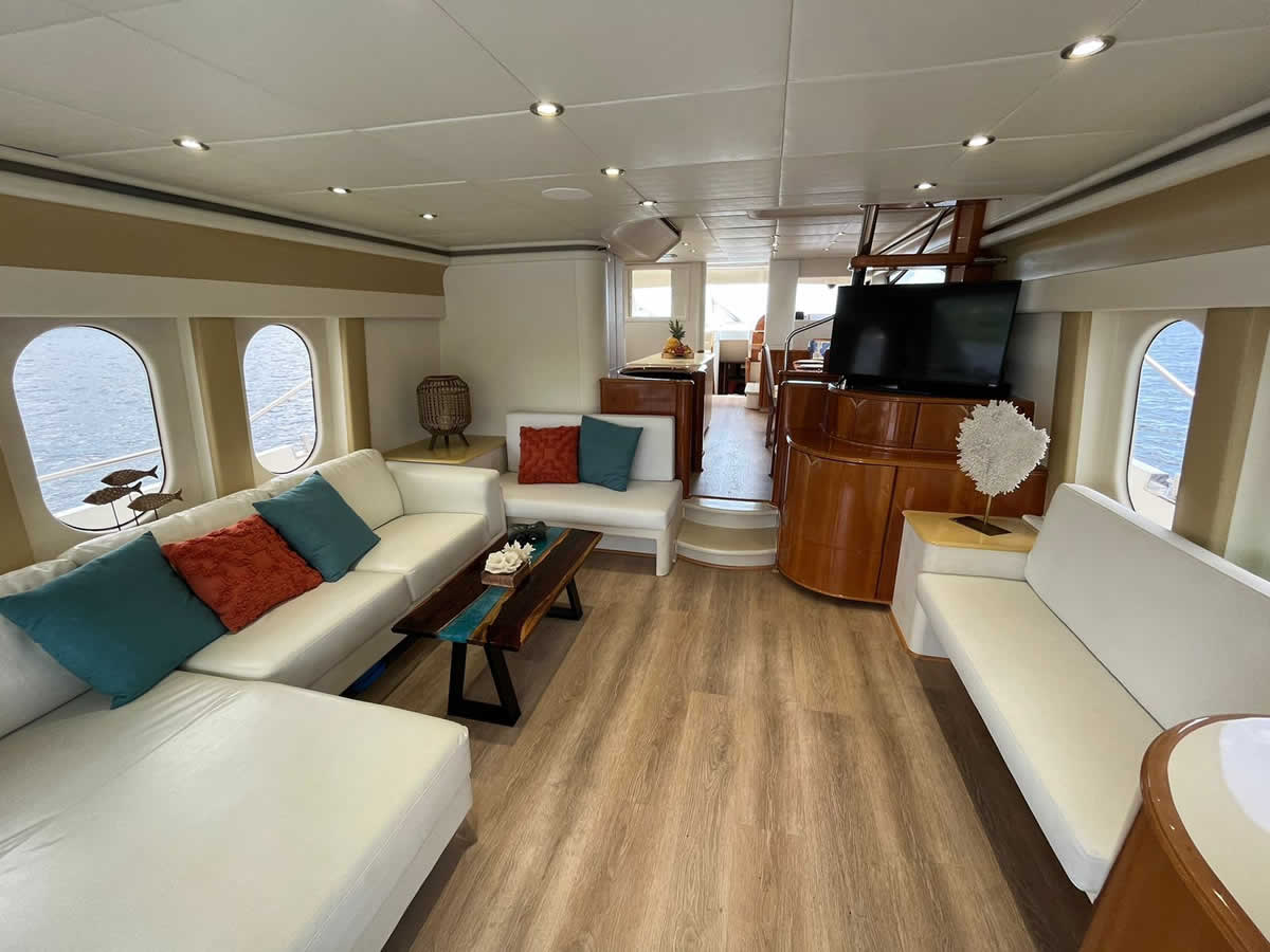 Papagayo yacht charter